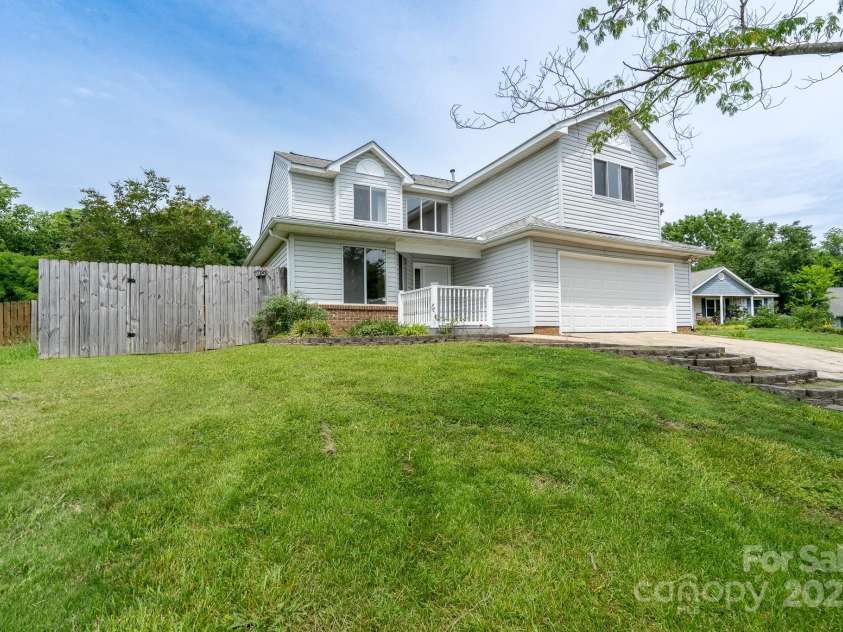 8540 Indian Summer Trail, Harrisburg, NC 28075.  MLS# CAR4258717, YatesRealty ID 16298. 