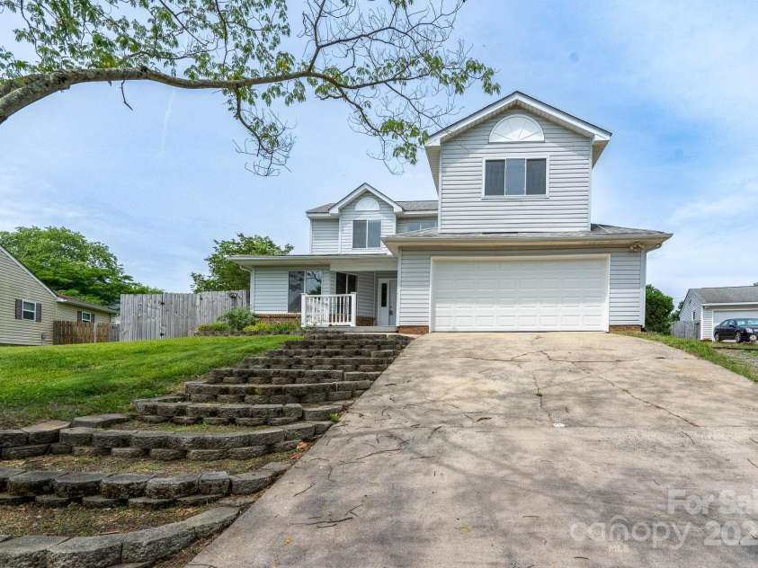 8540 Indian Summer Trail, Harrisburg, NC 28075.  MLS# CAR4258717, YatesRealty ID 16298. 