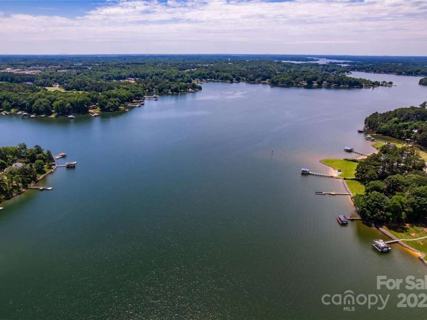 122 Sleepy Cove Trail, Mooresville, NC 28117.  MLS# CAR4260257, YatesRealty ID 16299. 