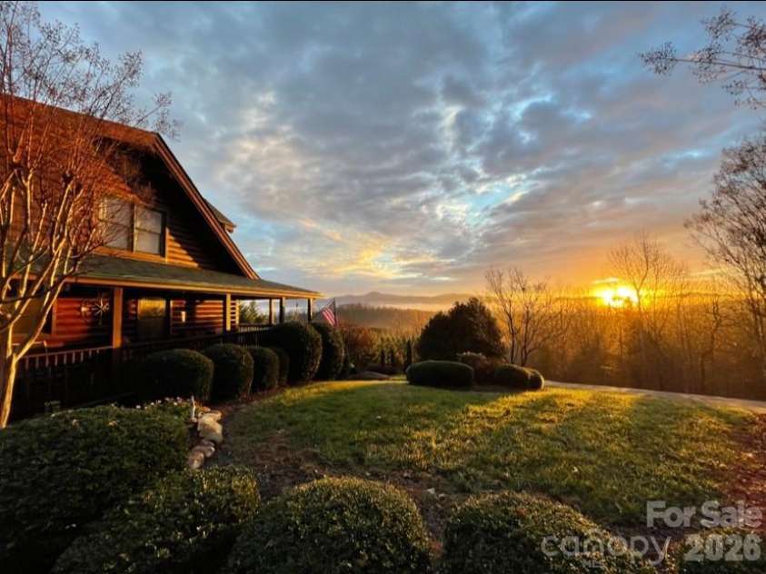 202 Panorama Drive, Nebo, NC 28761.  MLS# CAR4287111, YatesRealty ID 16299. 