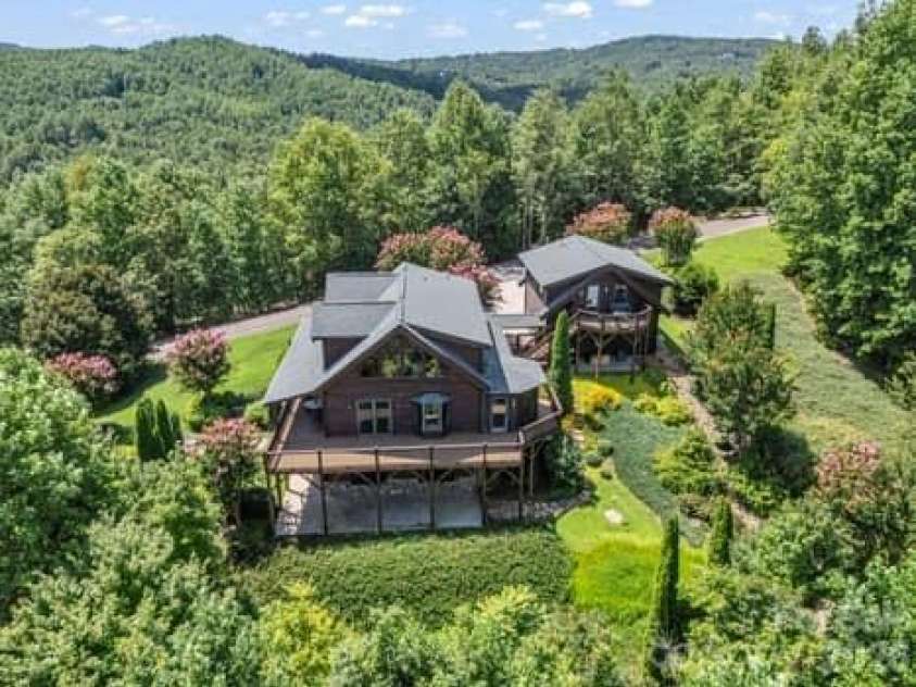 202 Panorama Drive, Nebo, NC 28761.  MLS# CAR4287111, YatesRealty ID 16299. 