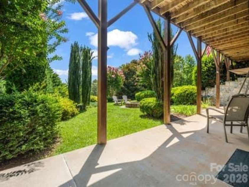 202 Panorama Drive, Nebo, NC 28761.  MLS# CAR4287111, YatesRealty ID 16299. 