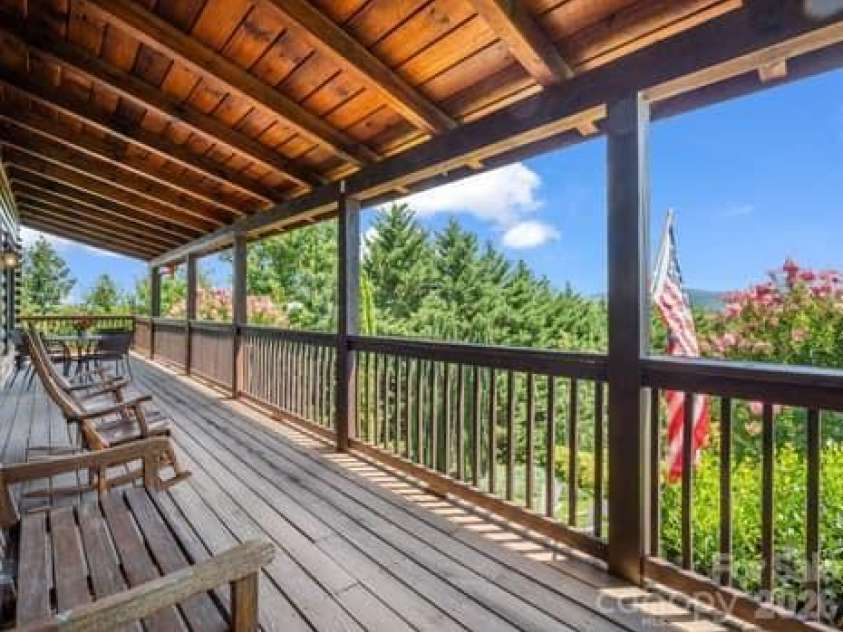 202 Panorama Drive, Nebo, NC 28761.  MLS# CAR4287111, YatesRealty ID 16299. 