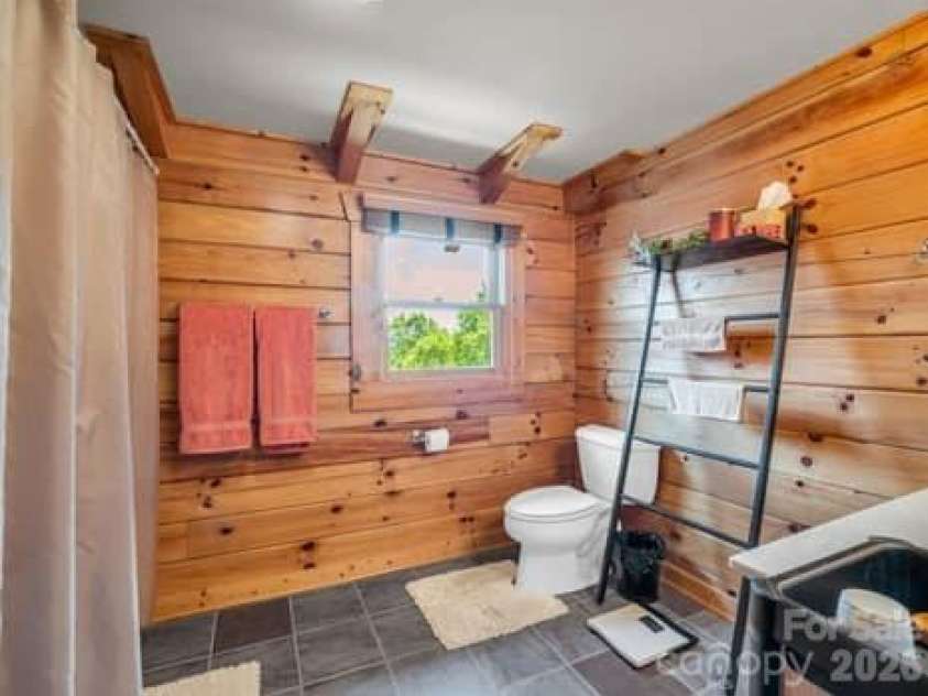 202 Panorama Drive, Nebo, NC 28761.  MLS# CAR4287111, YatesRealty ID 16299. Apartment bathroom