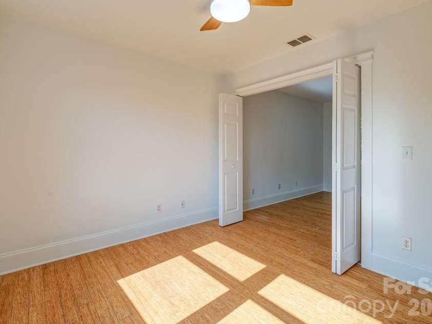 60 Sunrise Drive, Asheville, NC 28806.  MLS# CAR4300422, YatesRealty ID 16300. 