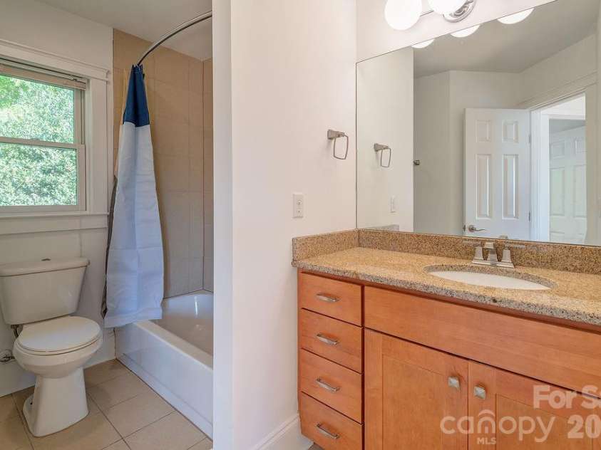 60 Sunrise Drive, Asheville, NC 28806.  MLS# CAR4300422, YatesRealty ID 16300. 