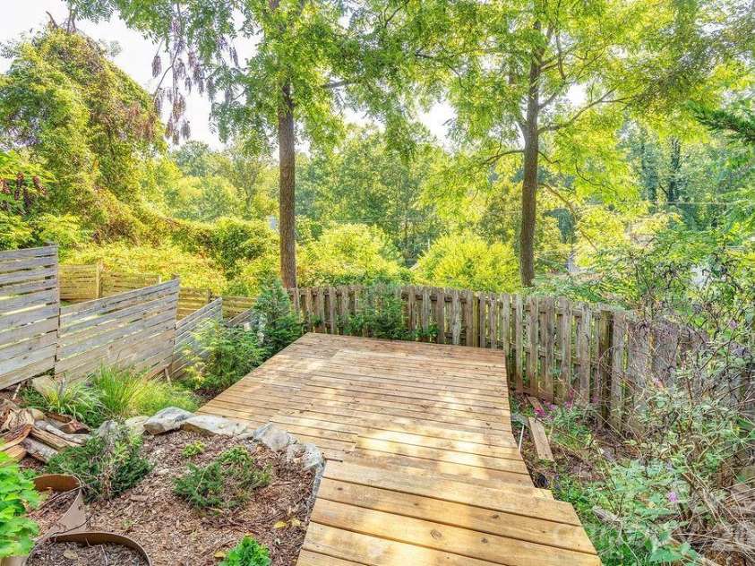 60 Sunrise Drive, Asheville, NC 28806.  MLS# CAR4300422, YatesRealty ID 16300. 