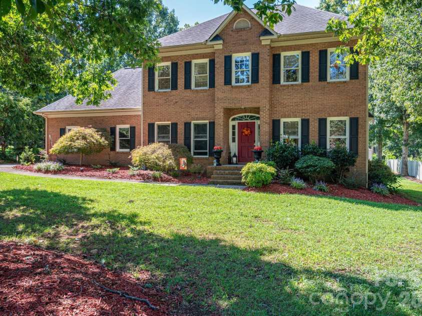 109 Nemans Cove, Cherryville, NC 28021.  MLS# CAR4392362, YatesRealty ID 16301. 