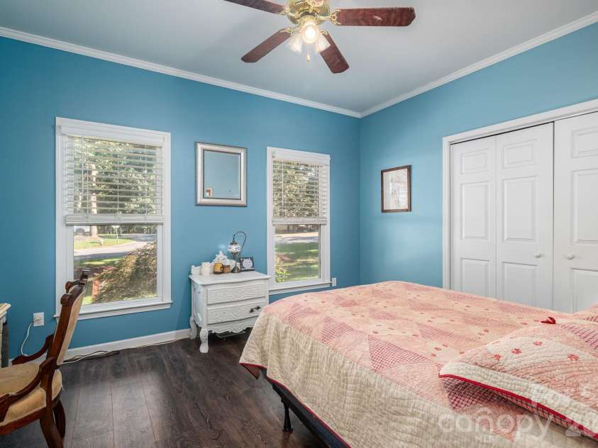 109 Nemans Cove, Cherryville, NC 28021.  MLS# CAR4392362, YatesRealty ID 16301. 