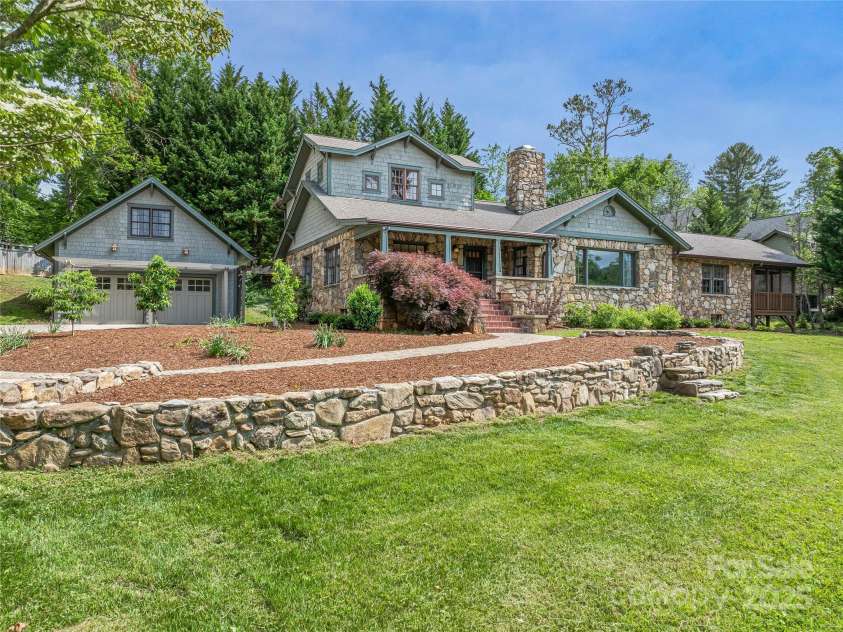 2 Fairway Road, Asheville, NC 28804.  MLS# CAR4263092, YatesRealty ID 16301. 