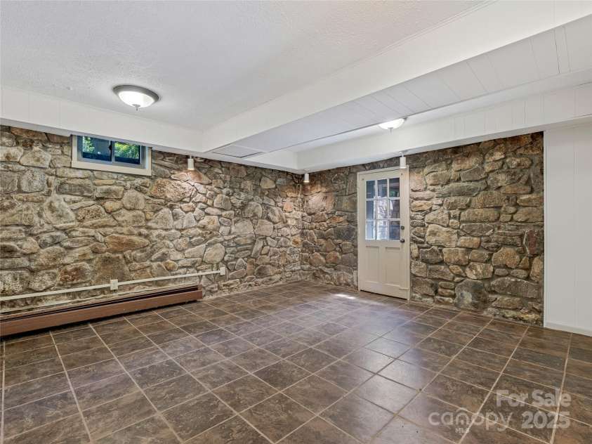 2 Fairway Road, Asheville, NC 28804.  MLS# CAR4263092, YatesRealty ID 16301. 