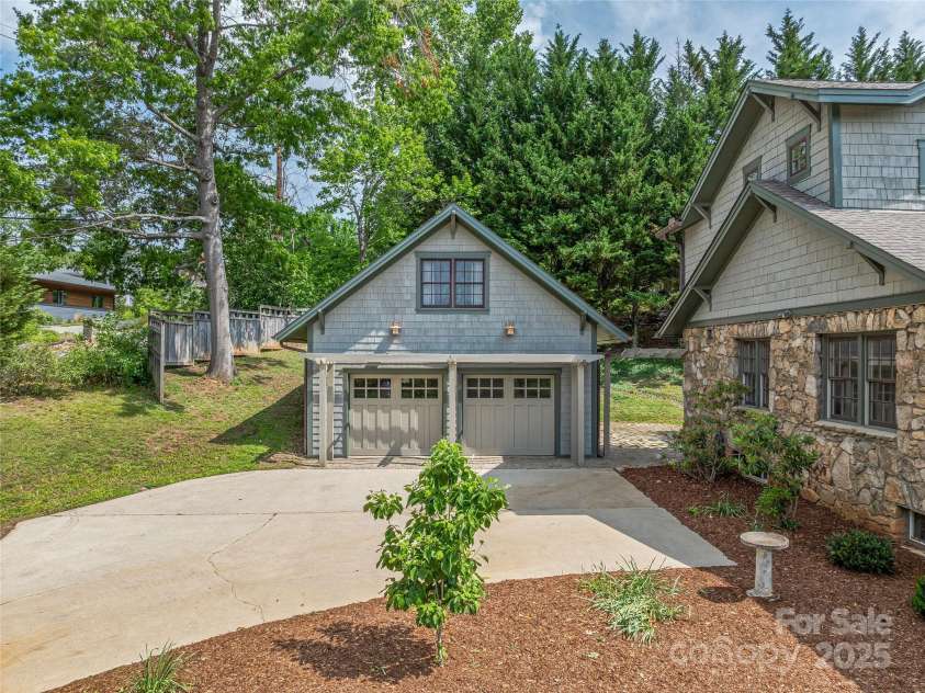 2 Fairway Road, Asheville, NC 28804.  MLS# CAR4263092, YatesRealty ID 16301. 