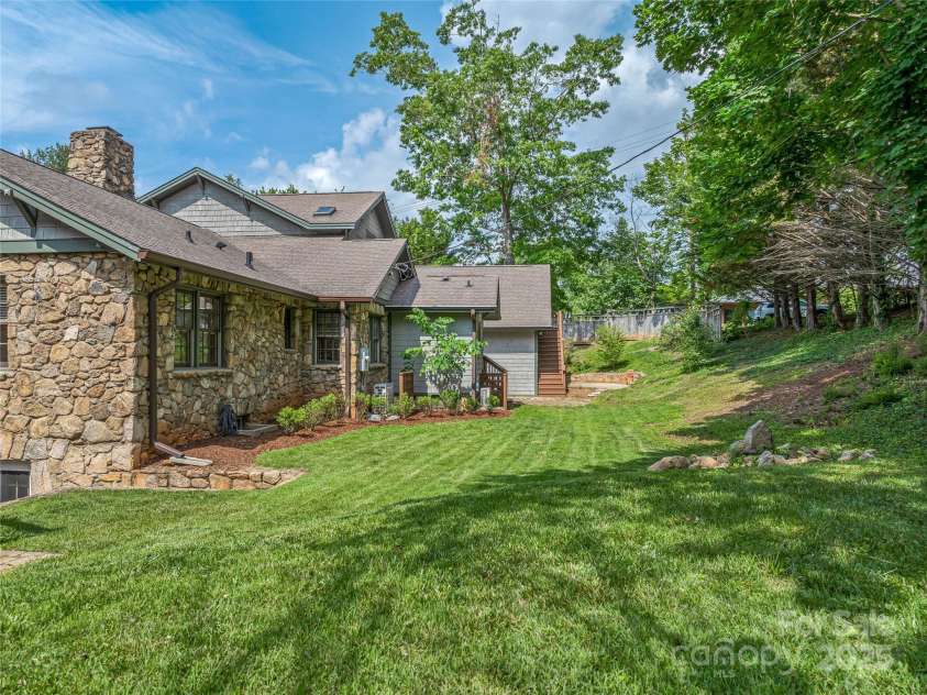 2 Fairway Road, Asheville, NC 28804.  MLS# CAR4263092, YatesRealty ID 16301. 