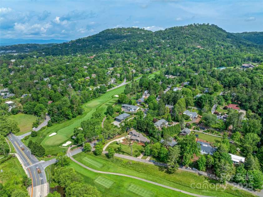 2 Fairway Road, Asheville, NC 28804.  MLS# CAR4263092, YatesRealty ID 16301. 