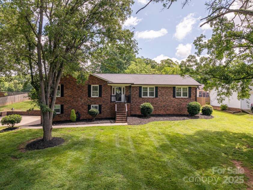 1761 Arden Drive, Lincolnton, NC 28092.  MLS# CAR4260722, YatesRealty ID 16302. 
