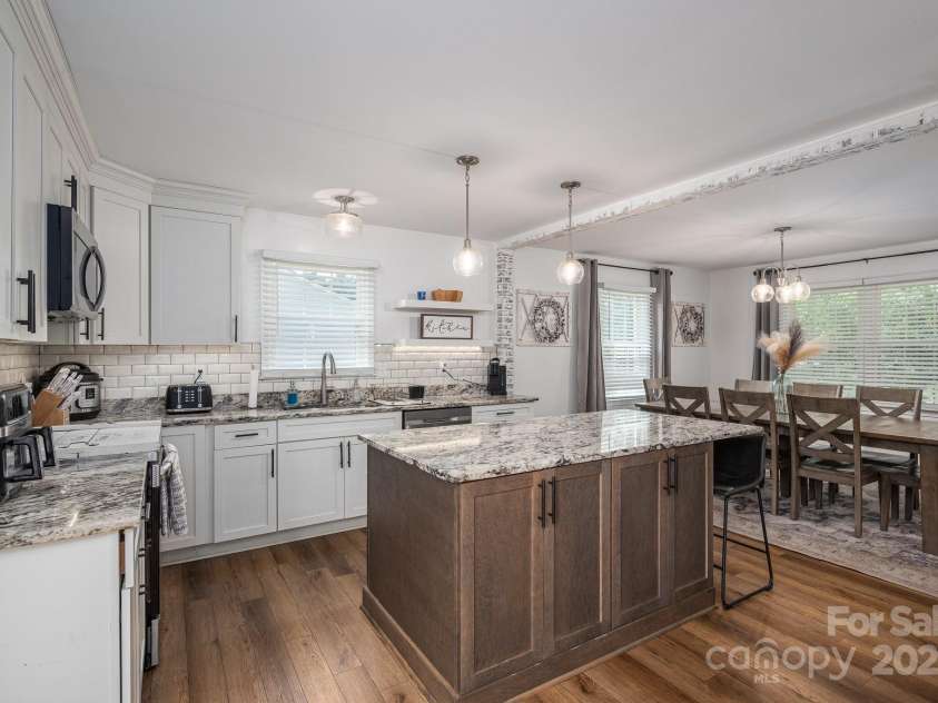 1761 Arden Drive, Lincolnton, NC 28092.  MLS# CAR4260722, YatesRealty ID 16302. 