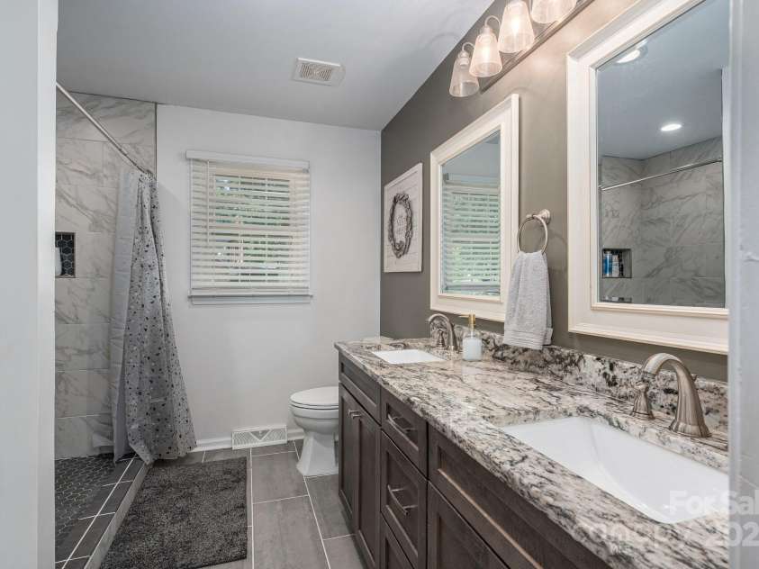 1761 Arden Drive, Lincolnton, NC 28092.  MLS# CAR4260722, YatesRealty ID 16302. 
