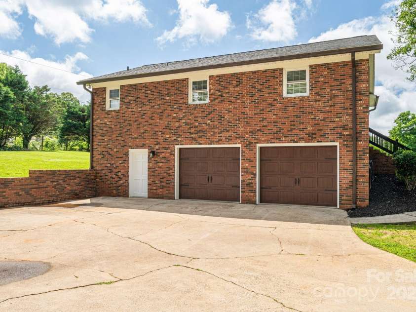 1761 Arden Drive, Lincolnton, NC 28092.  MLS# CAR4260722, YatesRealty ID 16302. 