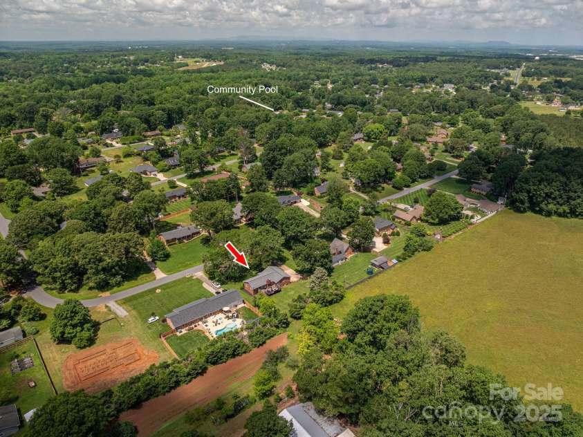 1761 Arden Drive, Lincolnton, NC 28092.  MLS# CAR4260722, YatesRealty ID 16302. 