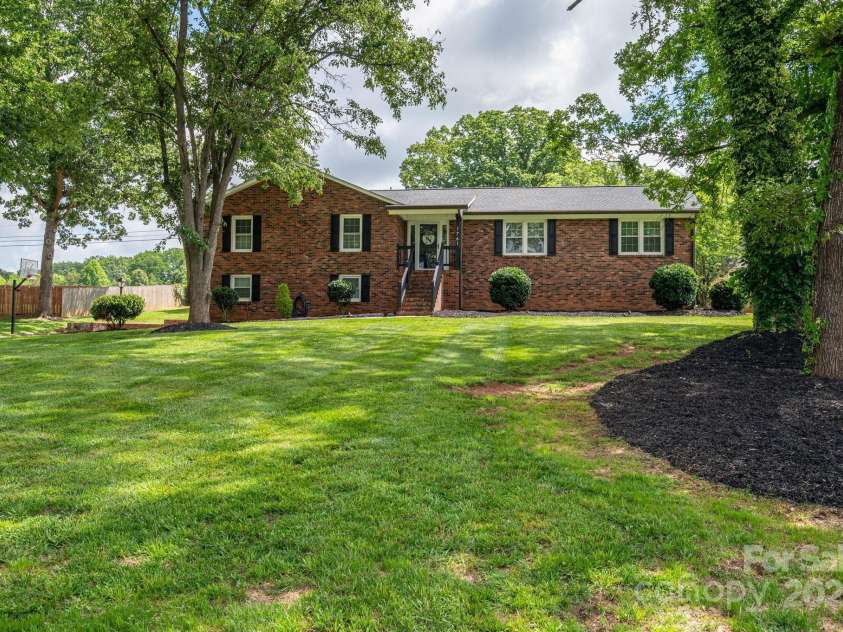 1761 Arden Drive, Lincolnton, NC 28092.  MLS# CAR4260722, YatesRealty ID 16302. 