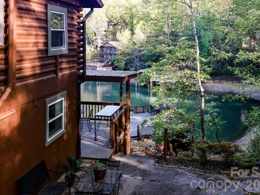 118 Rock Point Road, Lake Lure, NC 28746.  MLS# CAR4365667, YatesRealty ID 16303. 