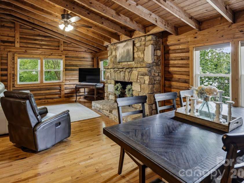 118 Rock Point Road, Lake Lure, NC 28746.  MLS# CAR4365667, YatesRealty ID 16303. 