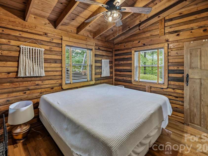 118 Rock Point Road, Lake Lure, NC 28746.  MLS# CAR4365667, YatesRealty ID 16303. 