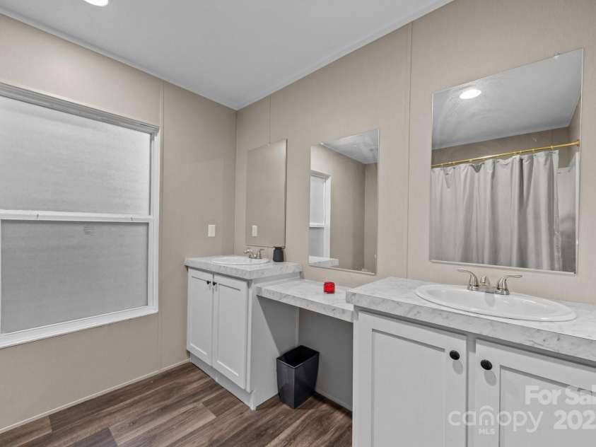 11 Pyrite Way, Asheville, NC 28806.  MLS# CAR4228714, YatesRealty ID 16304. 