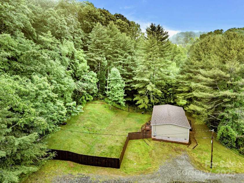 11 Pyrite Way, Asheville, NC 28806.  MLS# CAR4228714, YatesRealty ID 16304. 