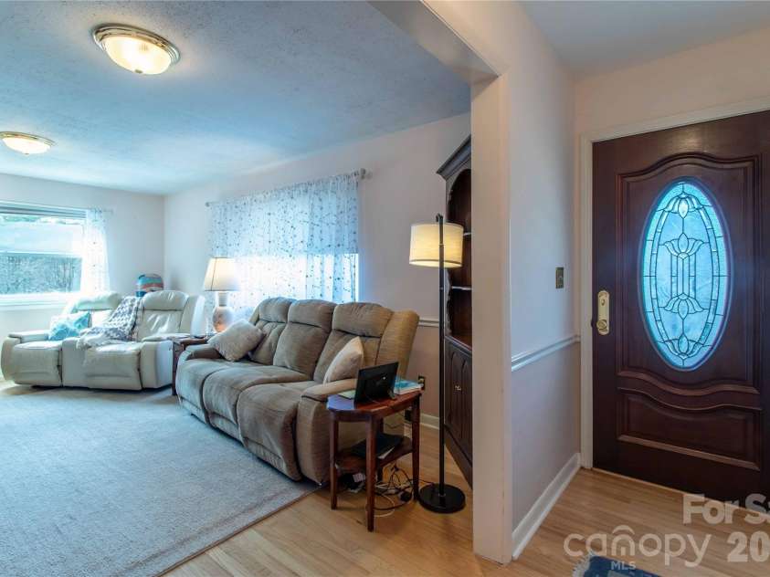 356 Pleasant Hill Drive, Brevard, NC 28712.  MLS# CAR4354841, YatesRealty ID 16304. 