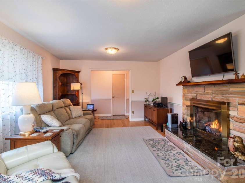 356 Pleasant Hill Drive, Brevard, NC 28712.  MLS# CAR4354841, YatesRealty ID 16304. 