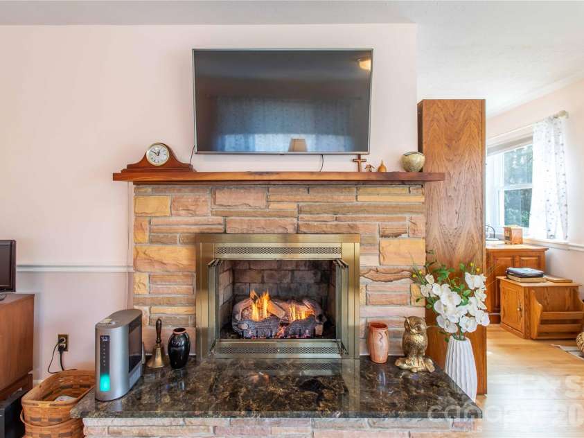 356 Pleasant Hill Drive, Brevard, NC 28712.  MLS# CAR4354841, YatesRealty ID 16304. 