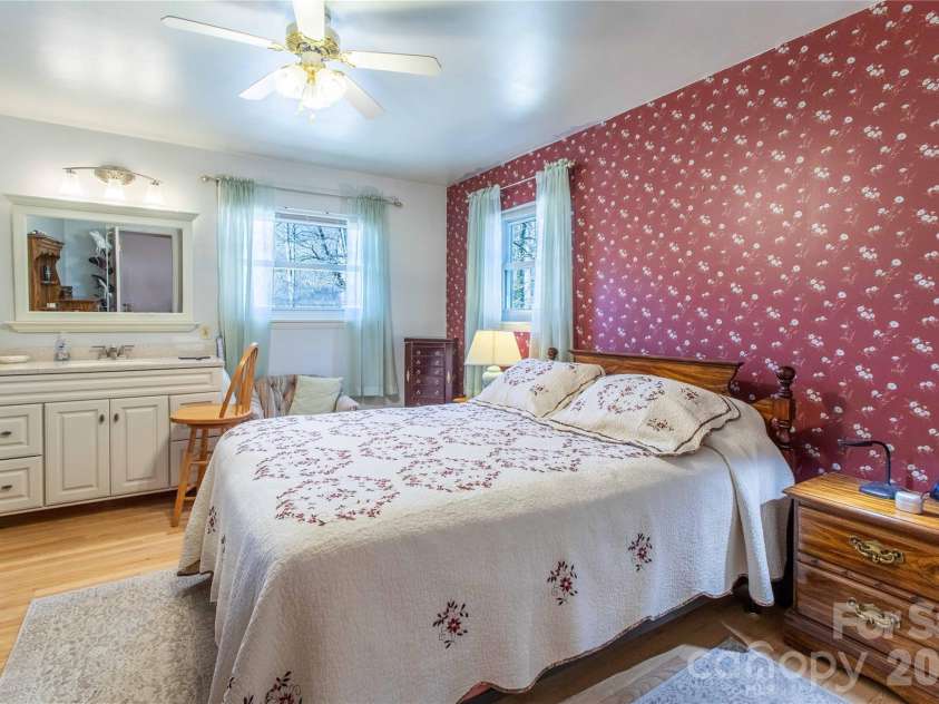 356 Pleasant Hill Drive, Brevard, NC 28712.  MLS# CAR4354841, YatesRealty ID 16304. 