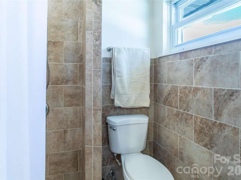 356 Pleasant Hill Drive, Brevard, NC 28712.  MLS# CAR4354841, YatesRealty ID 16304. 