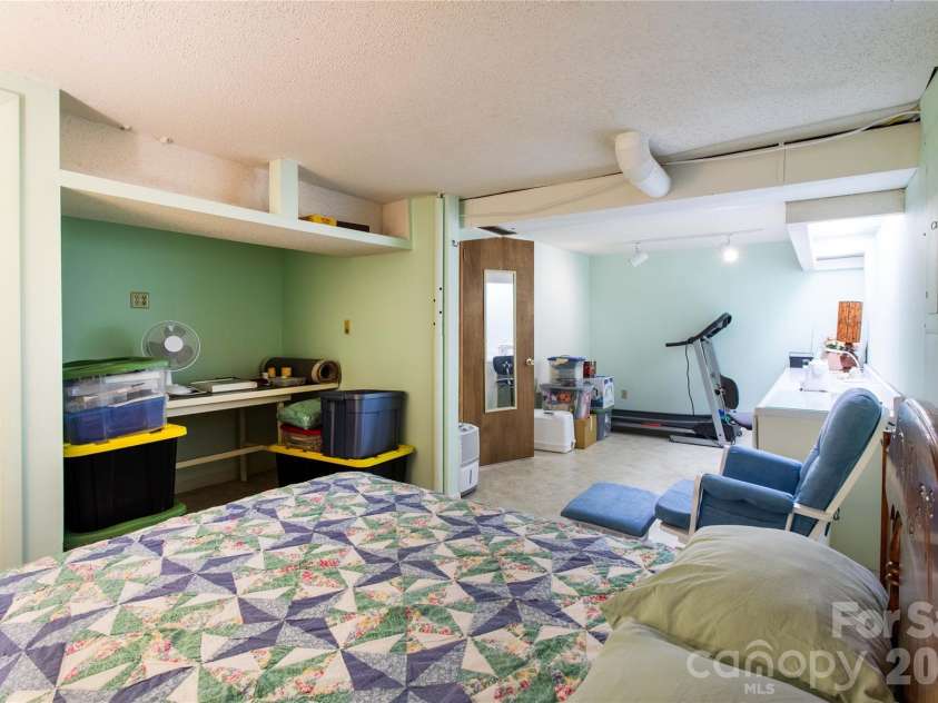 356 Pleasant Hill Drive, Brevard, NC 28712.  MLS# CAR4354841, YatesRealty ID 16304. 