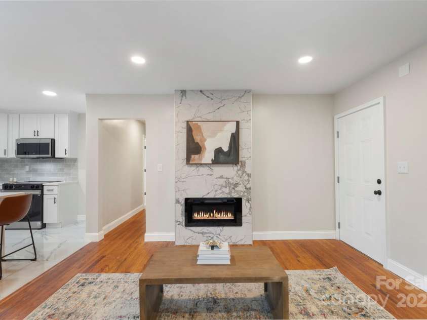 3900 Colebrook Road, Charlotte, NC 28215.  MLS# CAR4264094, YatesRealty ID 16305. 