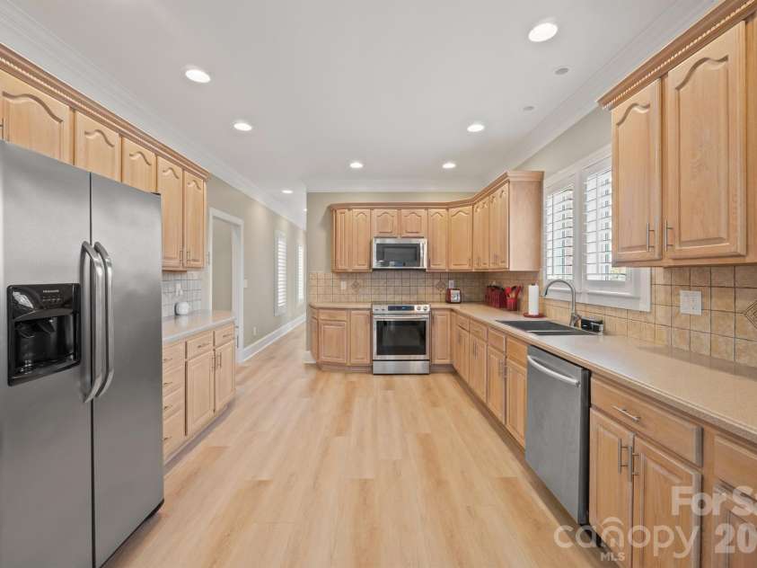 17426 Springwinds Drive, Cornelius, NC 28031.  MLS# CAR4333275, YatesRealty ID 16307. Refrigerator remains