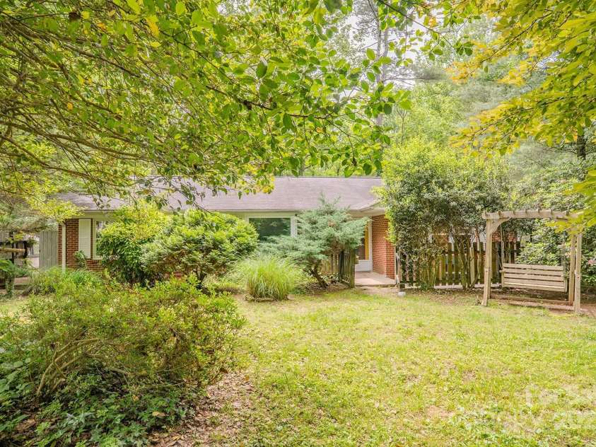 2512 Little River Road, Hendersonville, NC 28739.  MLS# CAR4253798, YatesRealty ID 16308. 