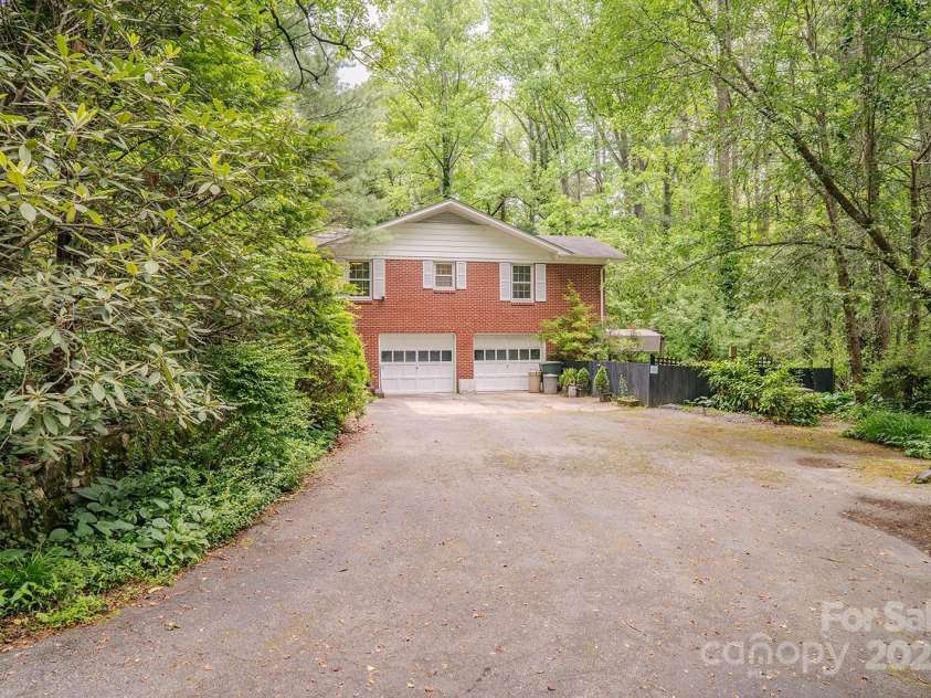 2512 Little River Road, Hendersonville, NC 28739.  MLS# CAR4253798, YatesRealty ID 16308. 