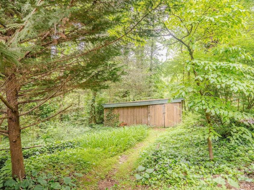 2512 Little River Road, Hendersonville, NC 28739.  MLS# CAR4253798, YatesRealty ID 16308. 