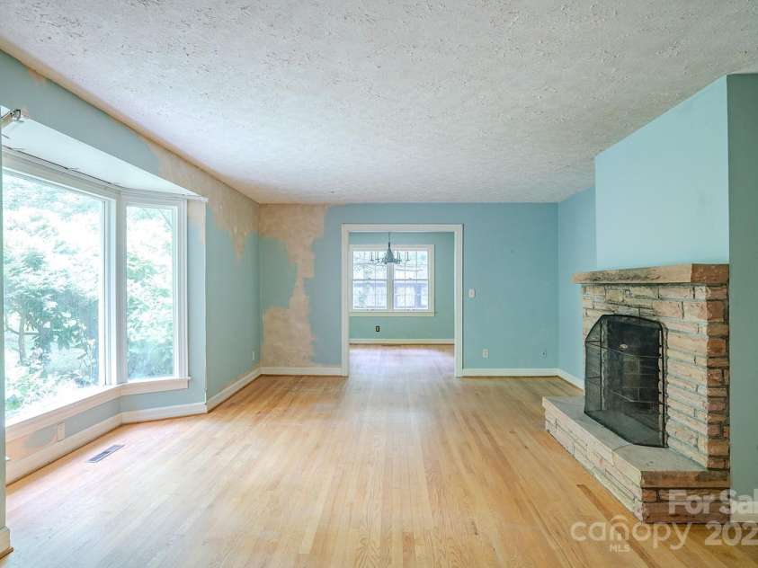 2512 Little River Road, Hendersonville, NC 28739.  MLS# CAR4253798, YatesRealty ID 16308. 