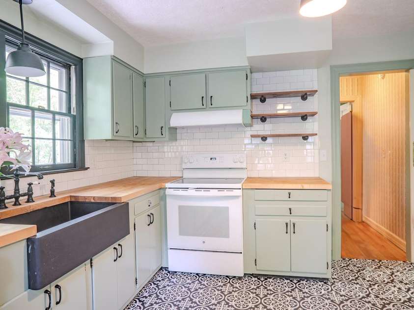 2512 Little River Road, Hendersonville, NC 28739.  MLS# CAR4253798, YatesRealty ID 16308. 