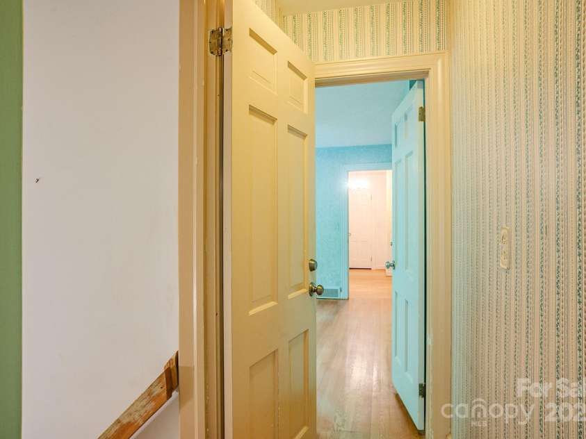 2512 Little River Road, Hendersonville, NC 28739.  MLS# CAR4253798, YatesRealty ID 16308. 