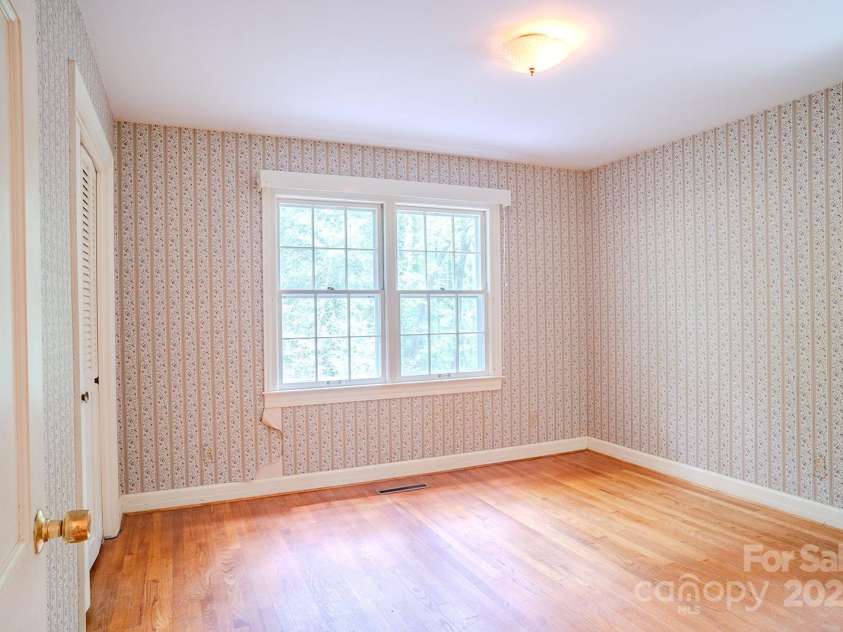 2512 Little River Road, Hendersonville, NC 28739.  MLS# CAR4253798, YatesRealty ID 16308. 