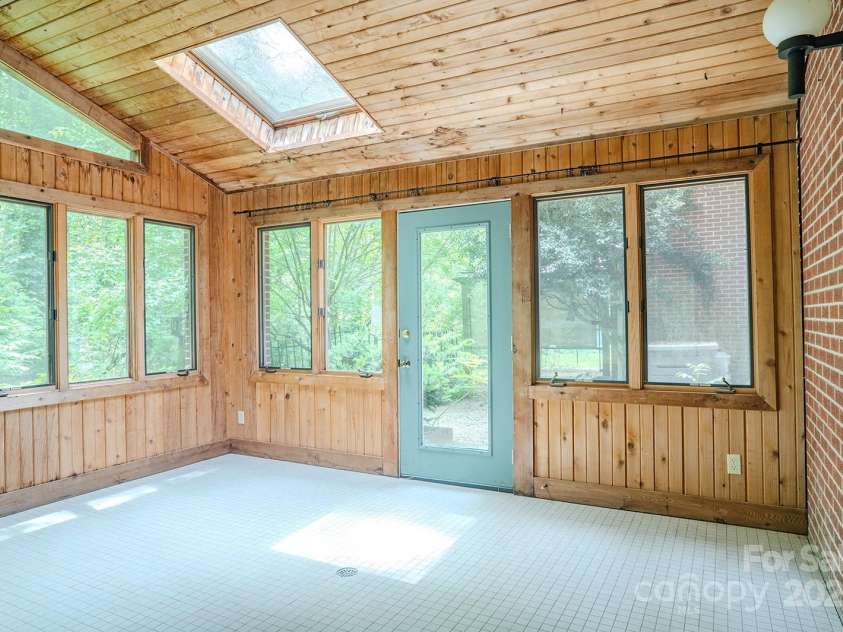 2512 Little River Road, Hendersonville, NC 28739.  MLS# CAR4253798, YatesRealty ID 16308. 