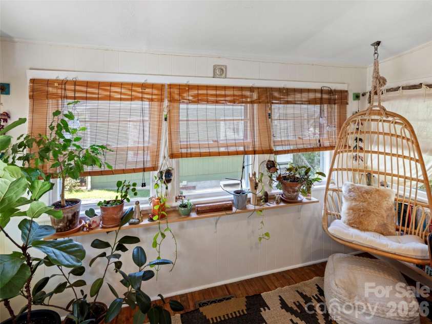 79 Craig Circle, Asheville, NC 28805.  MLS# CAR4352490, YatesRealty ID 16309. 