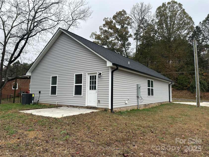 53 Soloman Street, Wadesboro, NC 28170.  MLS# CAR4218165, YatesRealty ID 1631. 