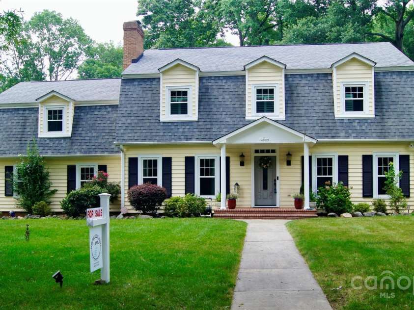 4905 Montibello Drive, Charlotte, NC 28226.  MLS# CAR4252898, YatesRealty ID 16311. 