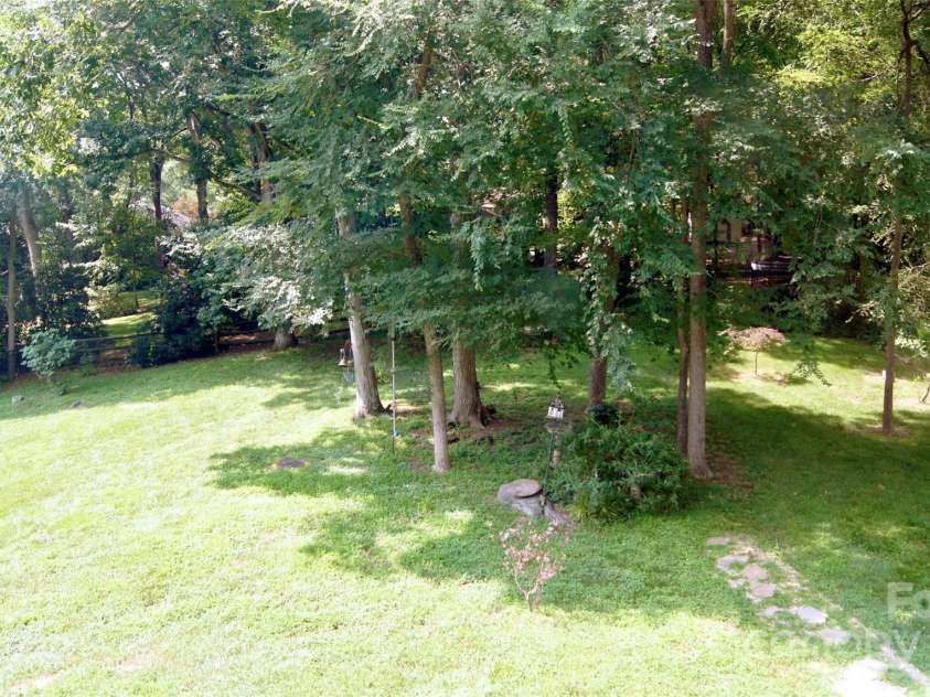 4905 Montibello Drive, Charlotte, NC 28226.  MLS# CAR4252898, YatesRealty ID 16311. BACKYARD