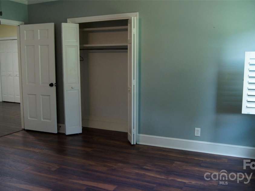 4905 Montibello Drive, Charlotte, NC 28226.  MLS# CAR4252898, YatesRealty ID 16311. BEDROOM #22ND FLOOR